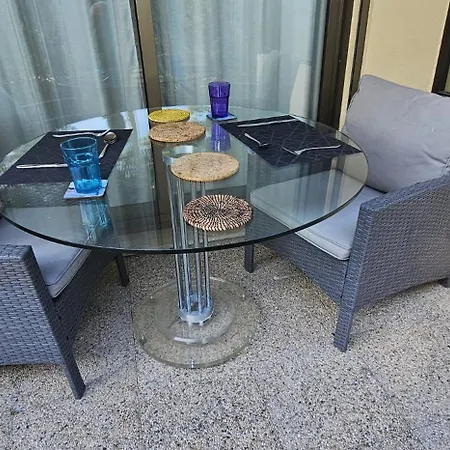 Apartman Le Chateau De La Pinede - Debut Cap D'antibes - Garden Flat, Swimming Pool, Tennis