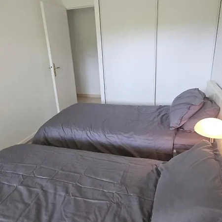 Le Chateau De La Pinede - Debut Cap D'antibes - Garden Flat, Swimming Pool, Tennis Apartament *