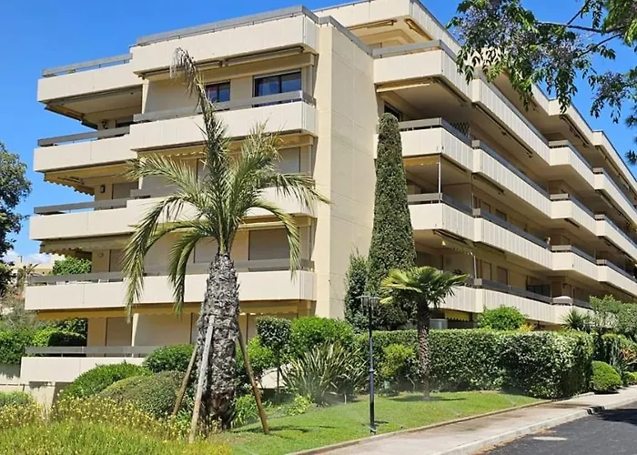 Apartment Le Chateau De La Pinede - Debut Cap D'antibes - Garden Flat, Swimming Pool, Tennis