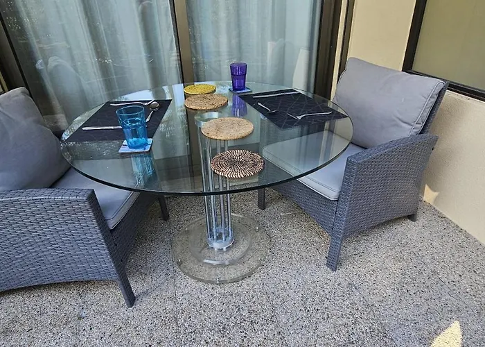 Apartment Le Chateau De La Pinede - Debut Cap D'antibes - Garden Flat, Swimming Pool, Tennis