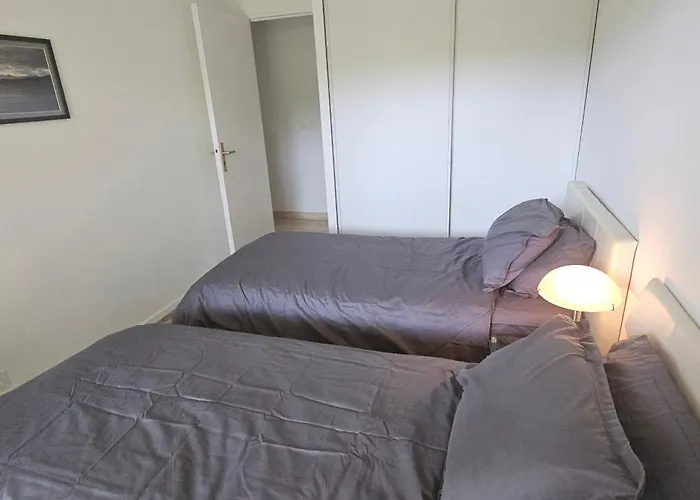 Le Chateau De La Pinede - Debut Cap D'antibes - Garden Flat, Swimming Pool, Tennis Apartment *